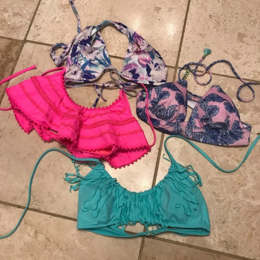 Bundle of 4 bikini tops